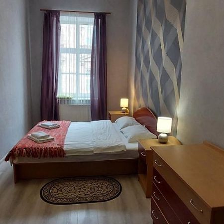 2 Bedroom Apartment On Tomashivskogo Street 7 Lwów Zewnętrze zdjęcie